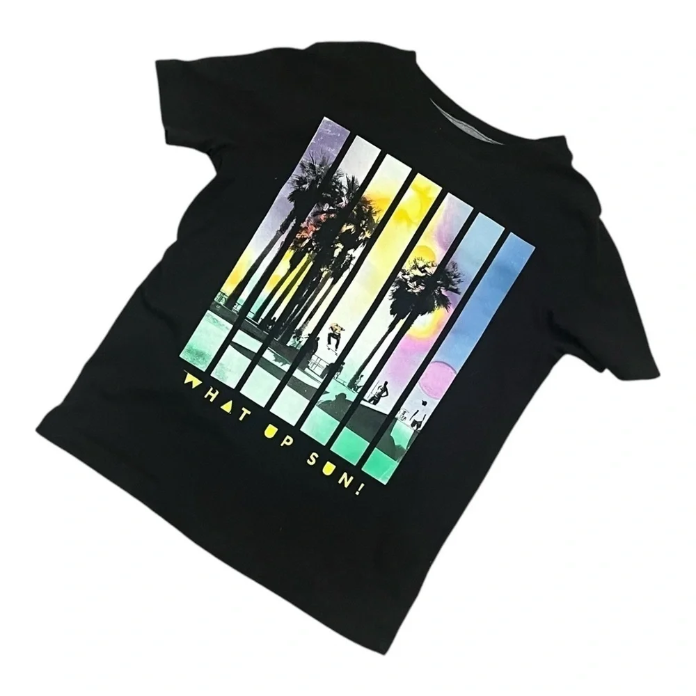 Old Navy casual play Graphic Tee with Palm Trees and Sunset black Boys S (6-7)